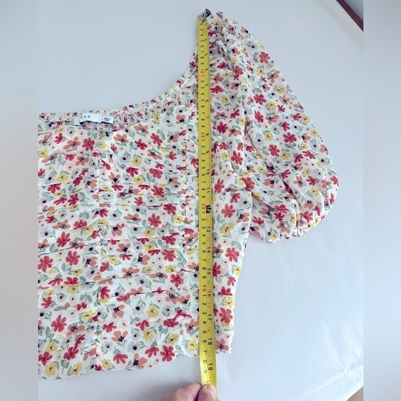 Lush Ruched Blouse Size L - Picture 4 of 4